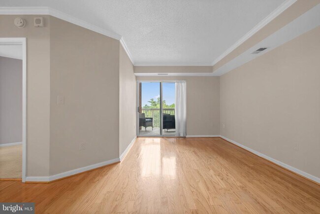 Building Photo - 3101 N Hampton Dr