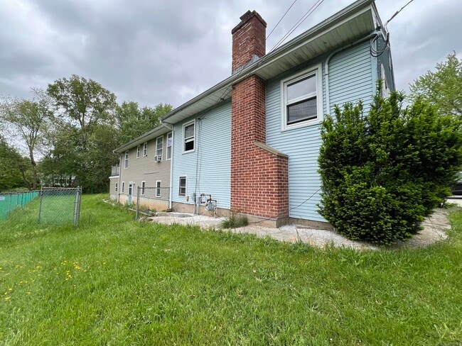 Building Photo - 505 Church St