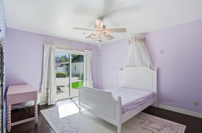 Building Photo - FULLY FURNISHED EXECUTIVE PHOENIX COUNTRY CLUB HOME IN GATED COMMUNITY