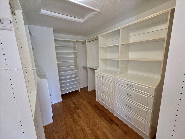 Building Photo - 21025 NE 31st Ave