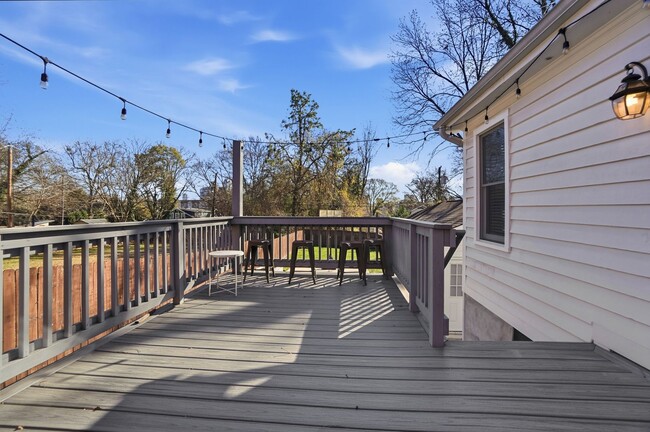 Building Photo - Historic Wesley Heights Home | Walkable to Uptown | 2 Primary Suites