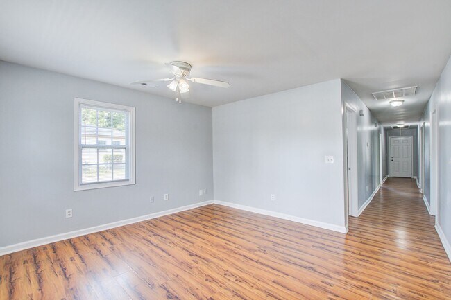 Building Photo - 3BR / 1BA Home for Rent in North Charleston – Available Now