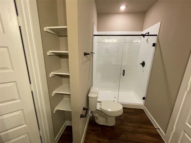 Building Photo - 9765 Grosbeak Ln