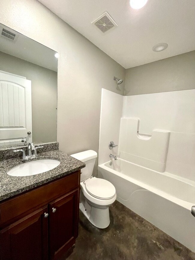 Building Photo - 3 Bedroom / 2 Bath In Pocahontas