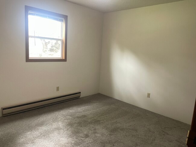 Building Photo - 425 8th Ave NE