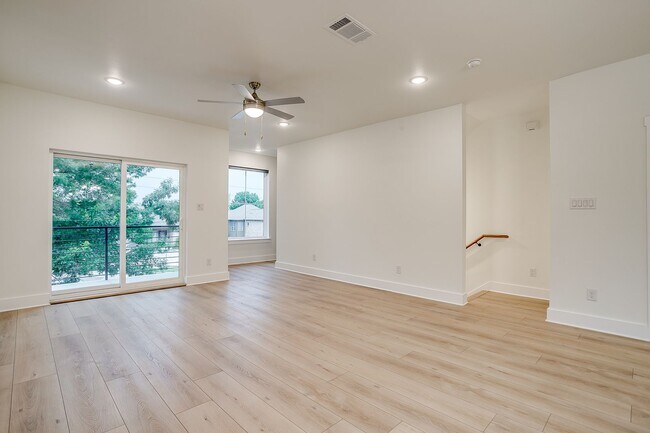 Building Photo - 2843 Forest Park Blvd