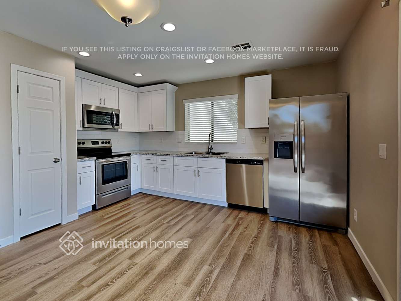 Building Photo - 927 S 239th Ln