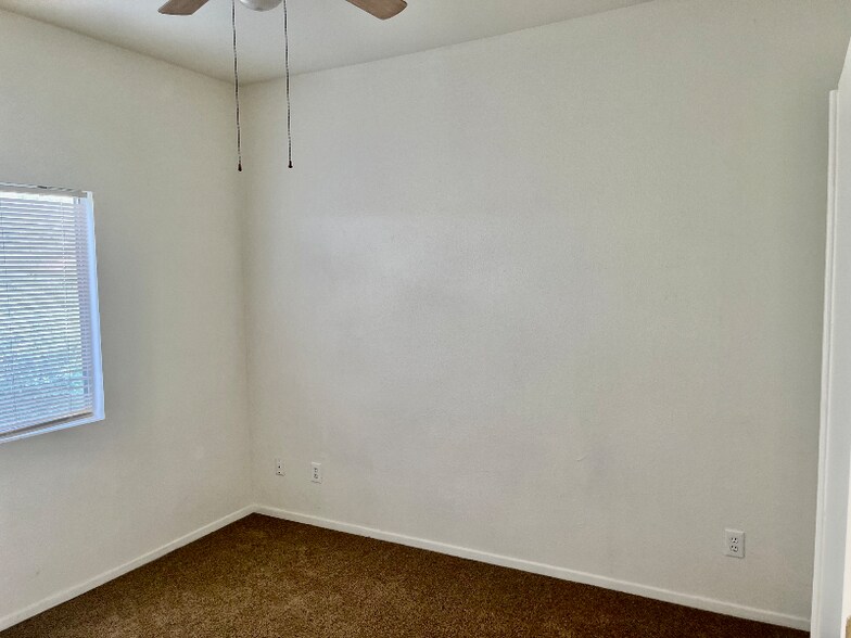 Building Photo - 3409 N Fontana Ave