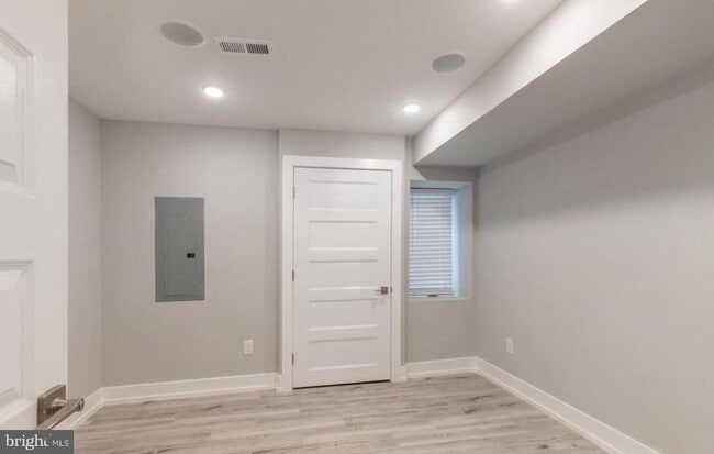 Building Photo - 2548 N Howard St