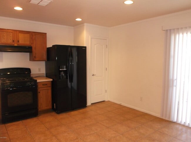 Building Photo - 6408 S Sunrise Valley Dr