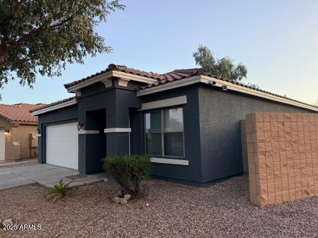 Building Photo - 2923 W Five Mile Peak Dr