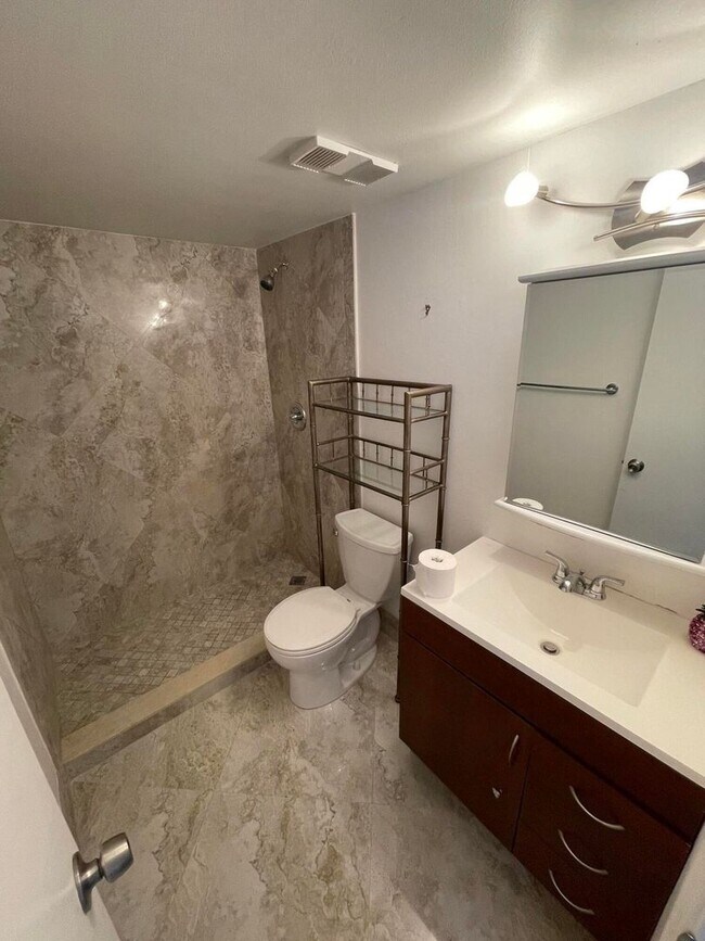 Building Photo - 2358 NW 37th Ave