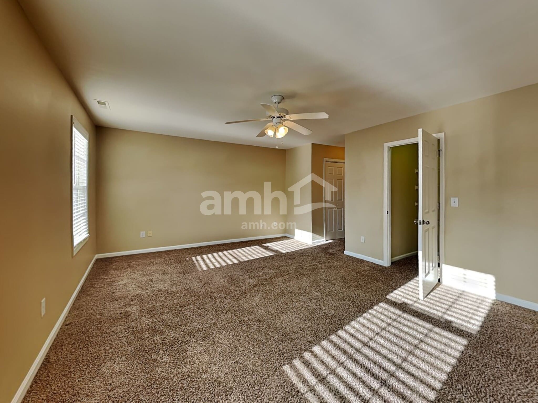 Building Photo - 218 Spinel Ln