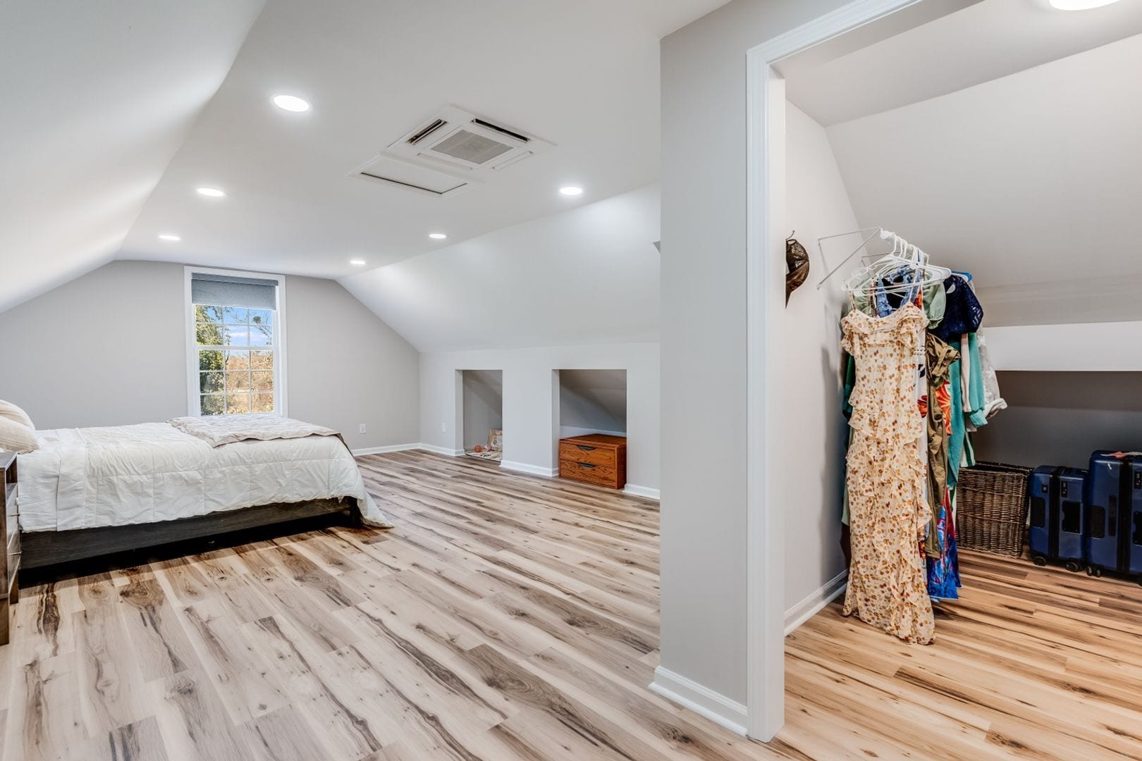 Building Photo - 113 Gladys Ln