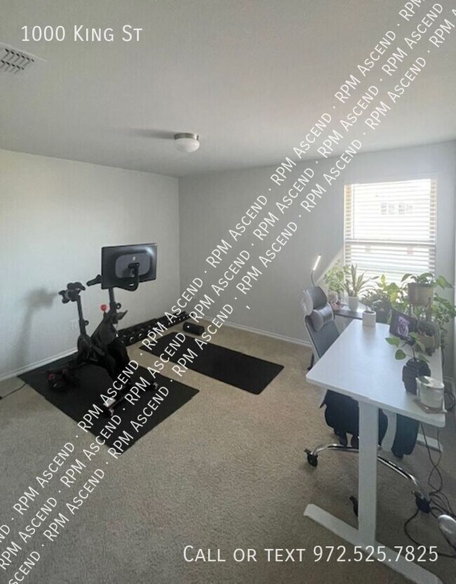 Building Photo - 1000 King St