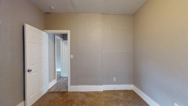 Building Photo - 6011 Pear Ave