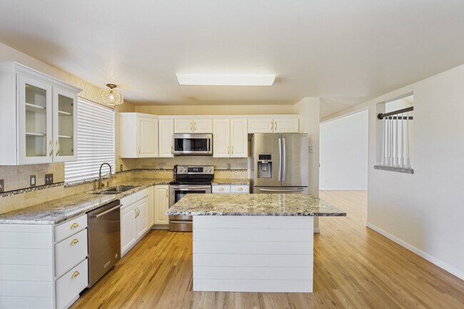 Building Photo - 9045 Aldersgate Ct