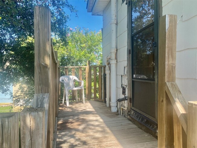 Building Photo - 5618 Avenue L Ave