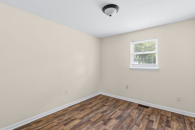 Building Photo - 1707 Valley Forge Way