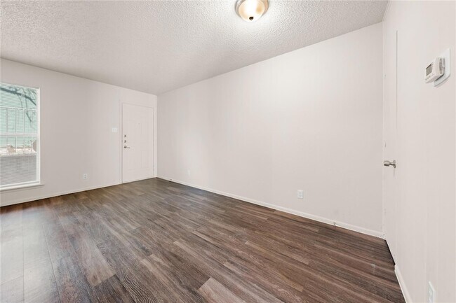 Building Photo - 2314 Greenfield Pkwy