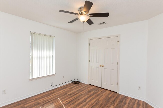 Building Photo - 25 Littleton St