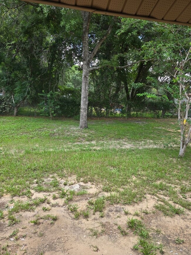 Building Photo - Fabulous 3/1.5/1 in Homosassa!!!