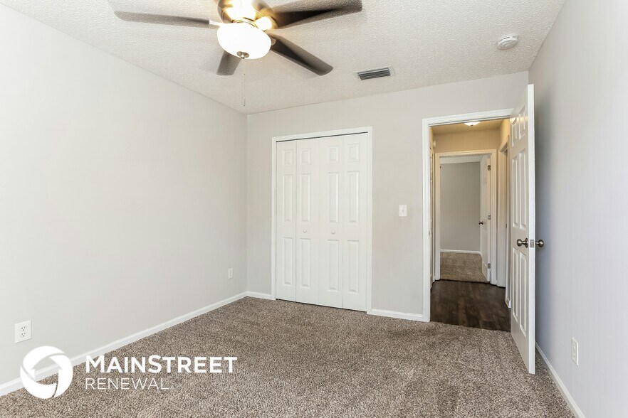 Building Photo - 3757 Woodbriar Dr