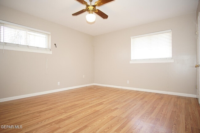 Building Photo - 9832 Heather Ave