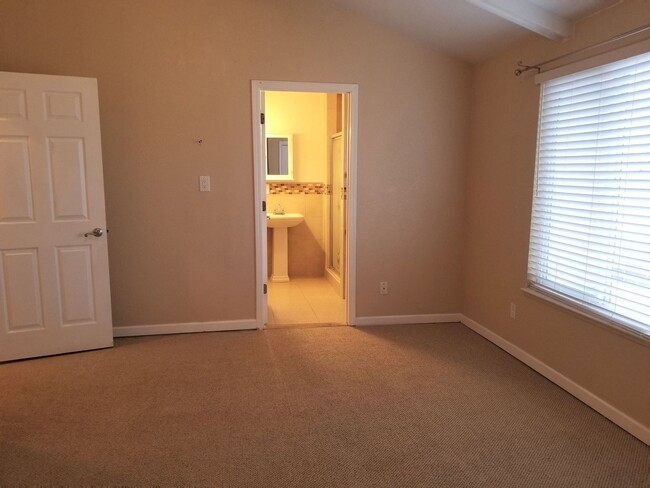 Building Photo - 4 Bedroom Home for Rent Westwood-Minden