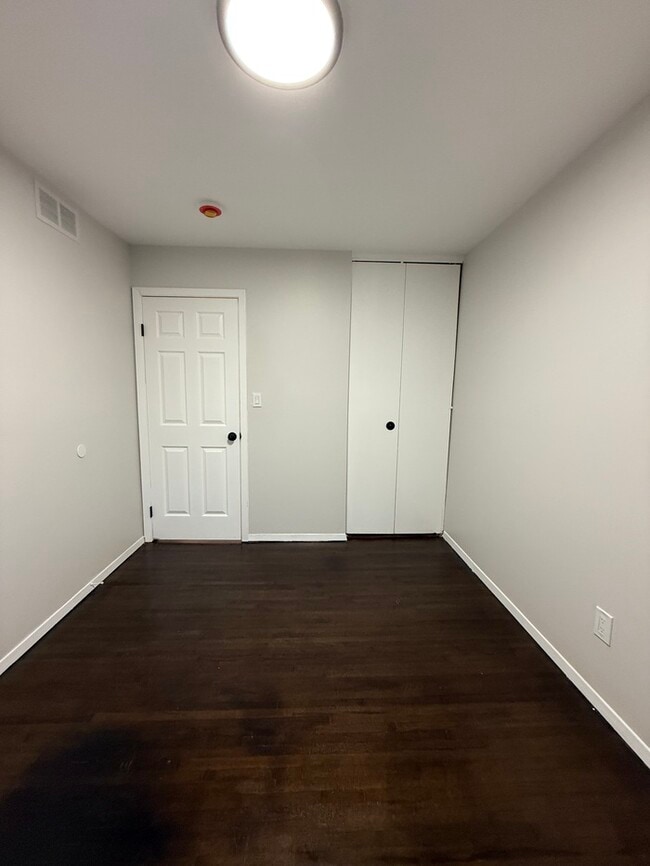 Building Photo - 440 Tall Oak Ln