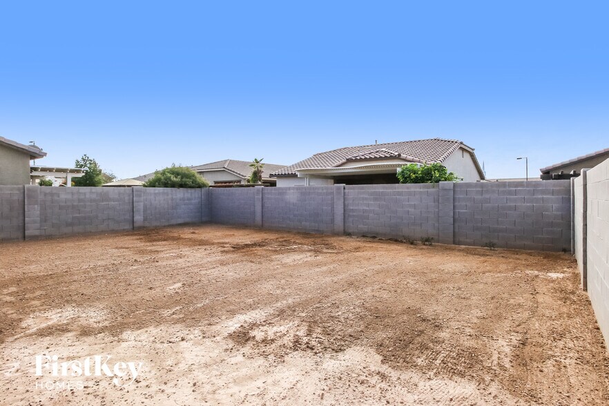 Building Photo - 625 W Mangrove Rd