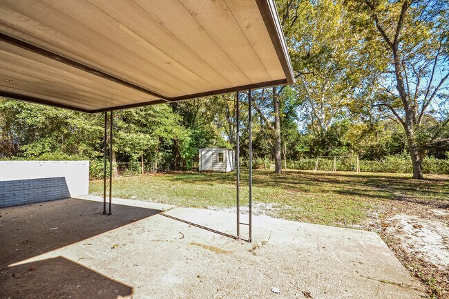 Building Photo - 928 Grenada Dr