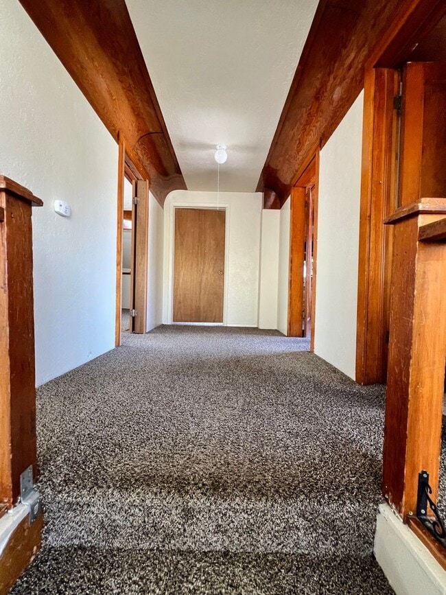 Building Photo - Great Property South of Town