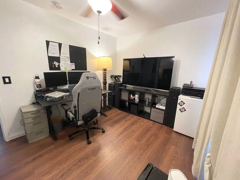 Bedroom 2/office with ceiling fan - 2264 Imperial Ave