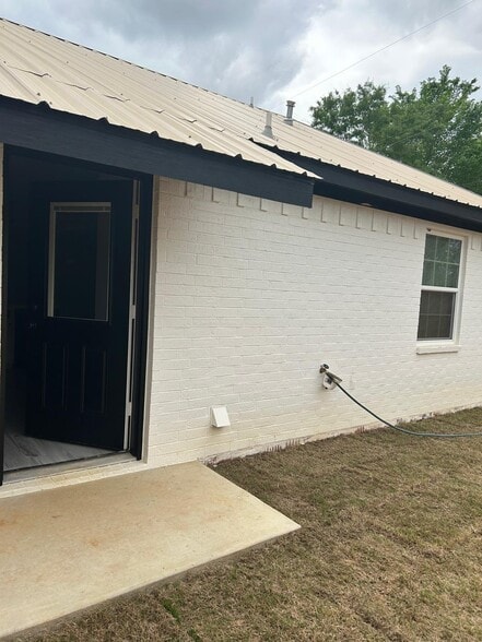 Building Photo - 3991 Byrd Ln