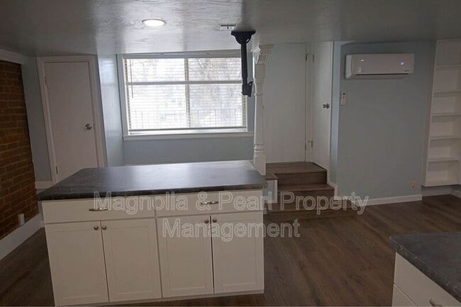 Building Photo - 1411 N 13th St