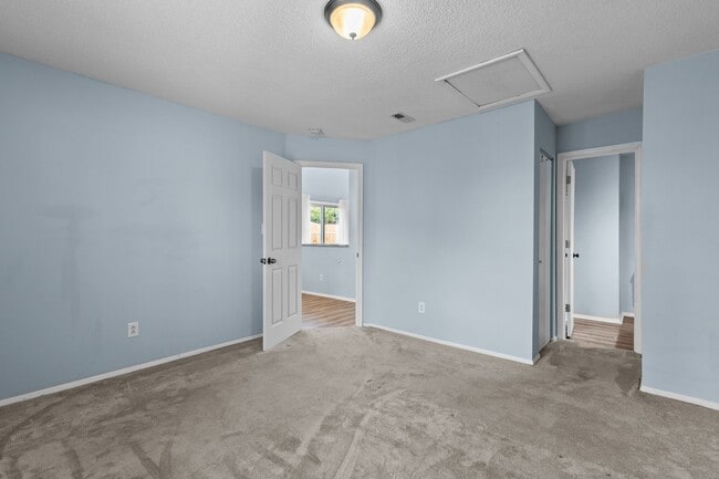 Building Photo - Virginia Beach End-Unit Townhome