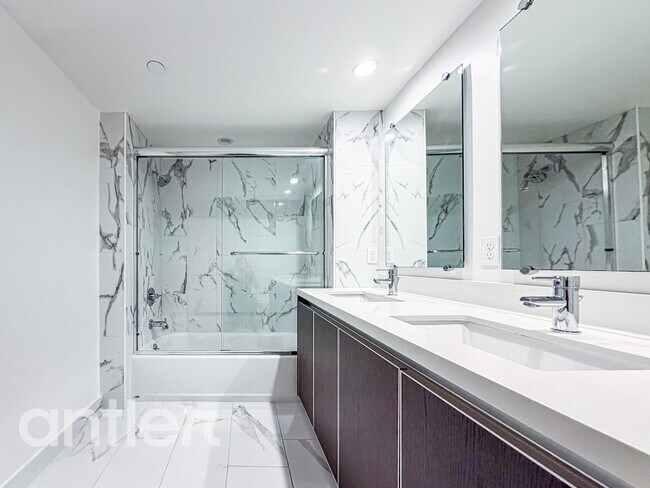 Building Photo - 1538 Purdue Ave