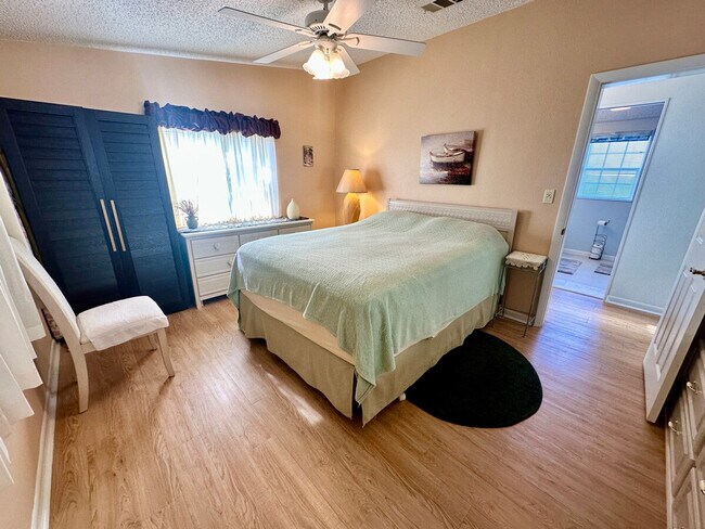 Building Photo - 564 Nettles Blvd