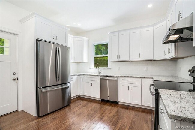 Building Photo - 49 Rockledge Ave