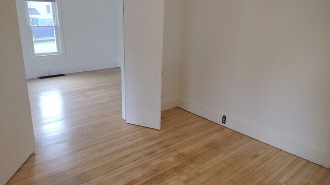 Building Photo - 1319 Winnebago Ave