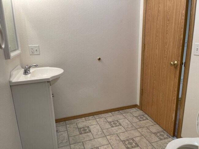 Building Photo - 4683 Bluegill Rd