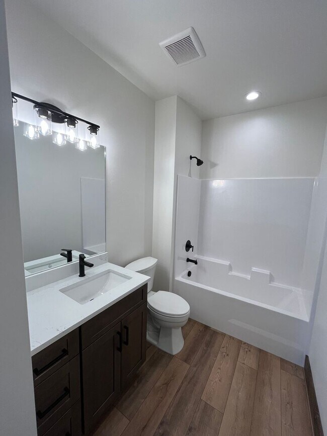 Building Photo - K591LI