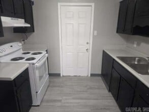 Building Photo - 501 W 12th Ave