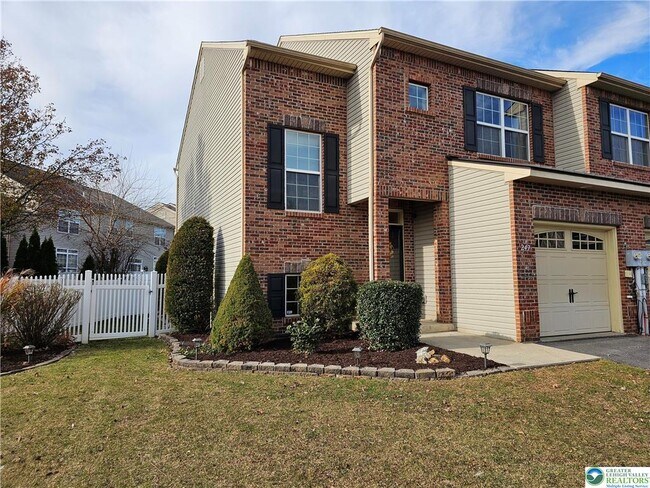 Building Photo - 247 Milkweed Dr