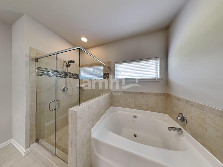Building Photo - 3876 Woodoats Cir