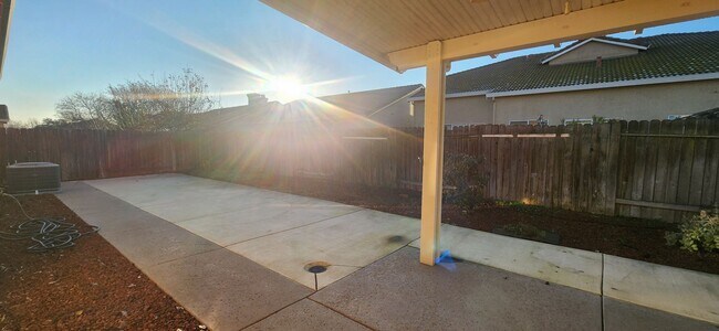 Building Photo - Large single story 4bd/3bath home in Elk Grove!!!