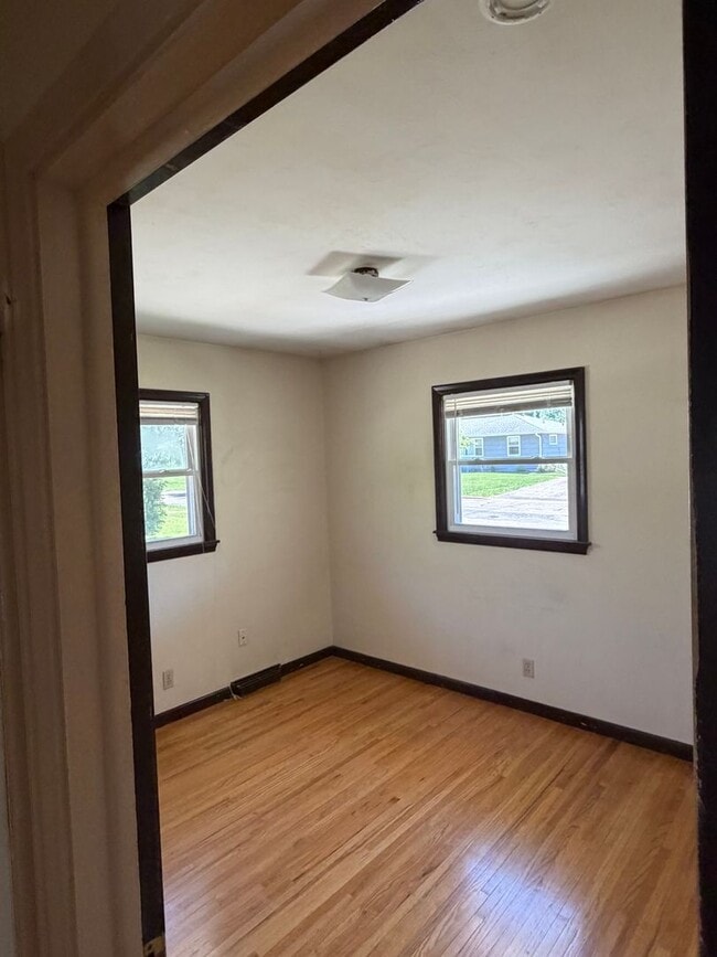 Building Photo - Hopkins Townhome for Rent