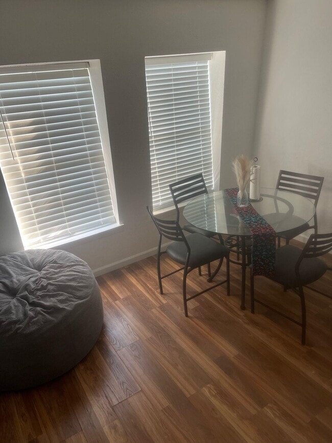 Building Photo - 2020 Continental Ave