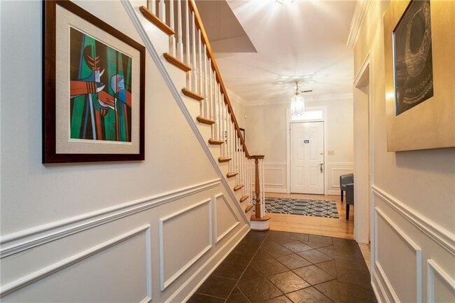 Building Photo - 7155 Roswell Rd